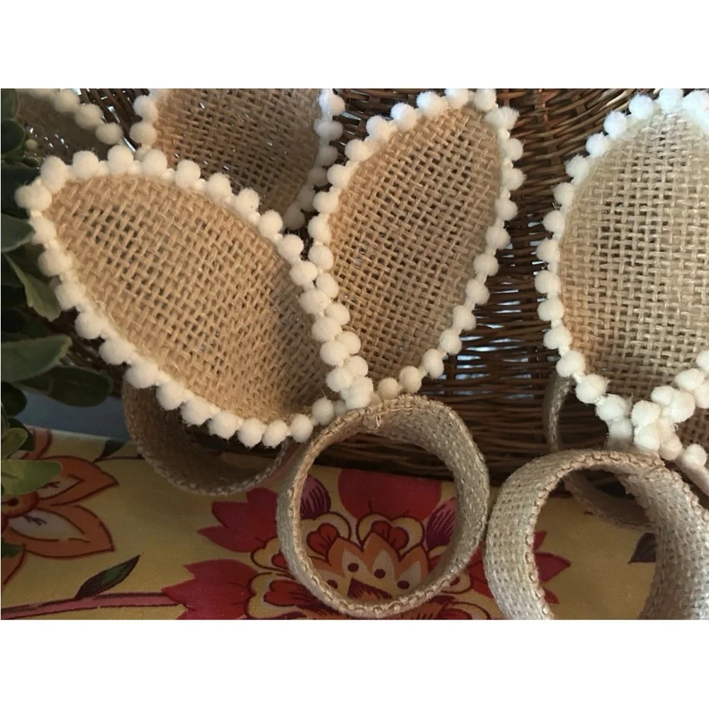 NWOT 4 Burlap Bunny Rabbit Ear Napkin Rings Tan w/ White‎ Pom Pom Fringe